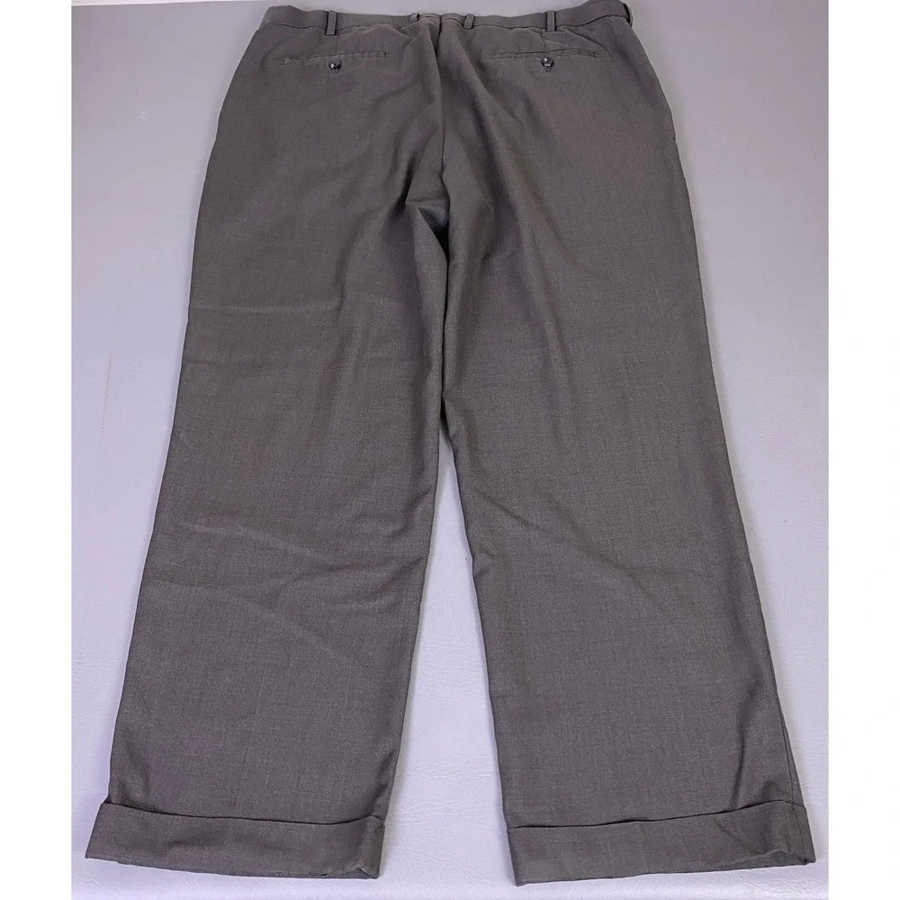 Croft‎ & Barrow Dress Pants Men's Size 42x32 Brown Pleated Cuffed Business